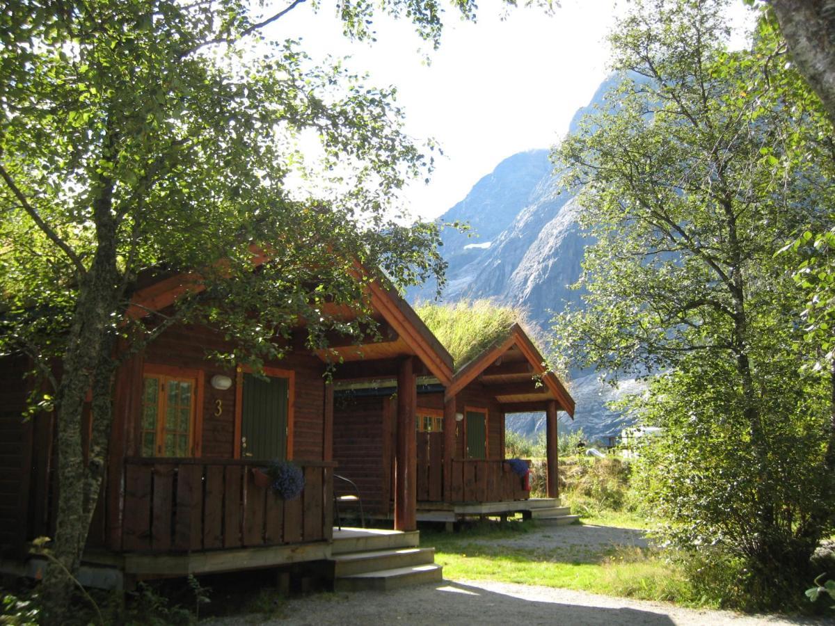 Trollveggen Camping อองดาลส์เนส ภายนอก รูปภาพ